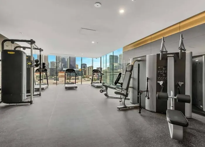 A Chic 2Br Apt Near Melbourne Cbd W Free Parking